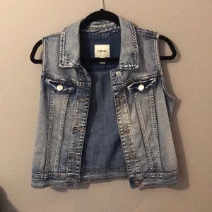 No sleeve jean jacket